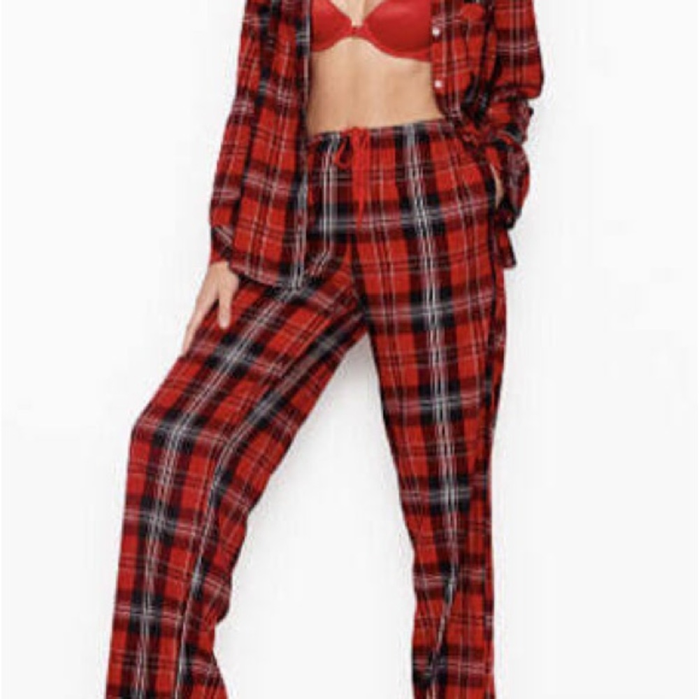 VS Red Plaid Women’s Pajama Set